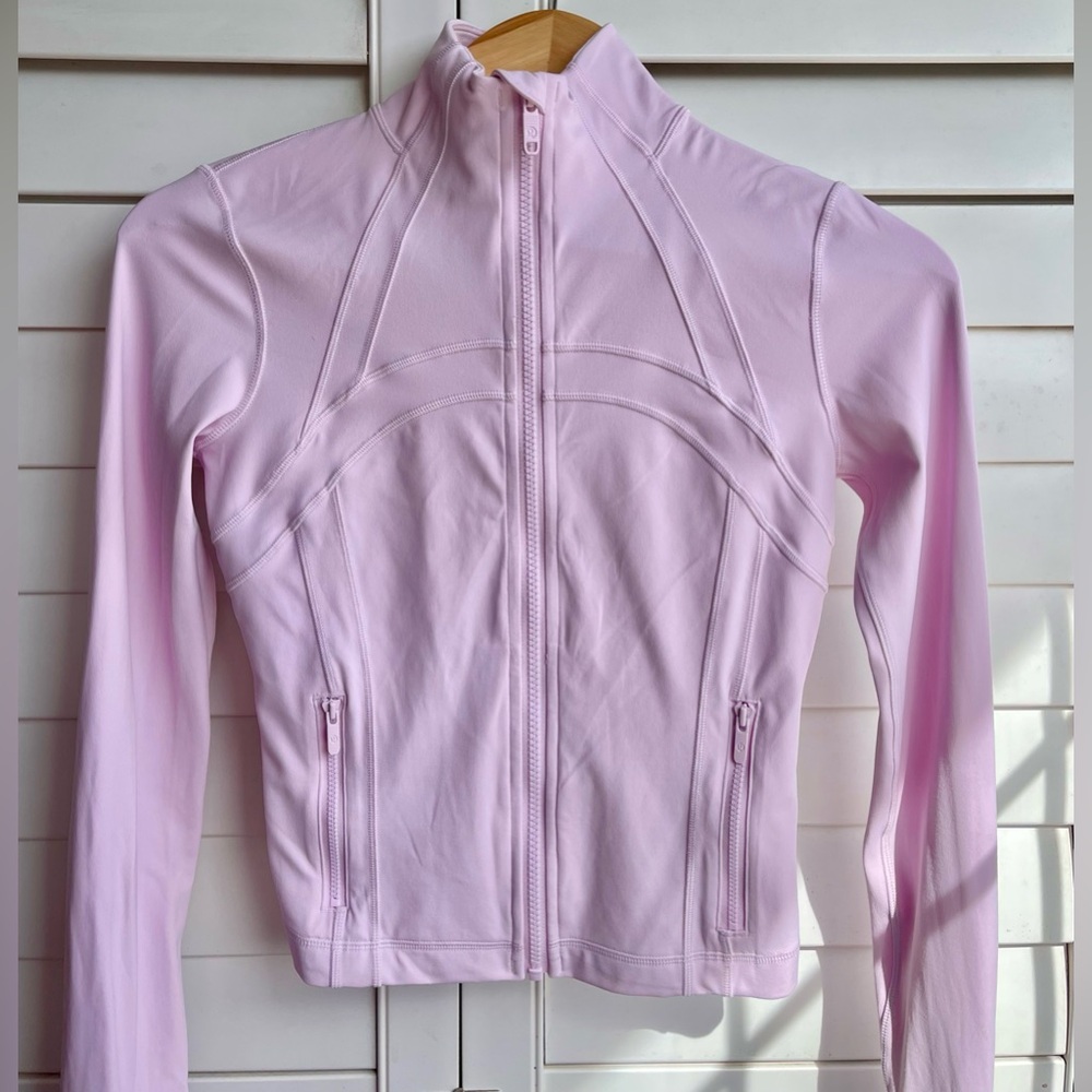 Lululemon cropped define meadowsweet pink Jacket Sz 4 euc